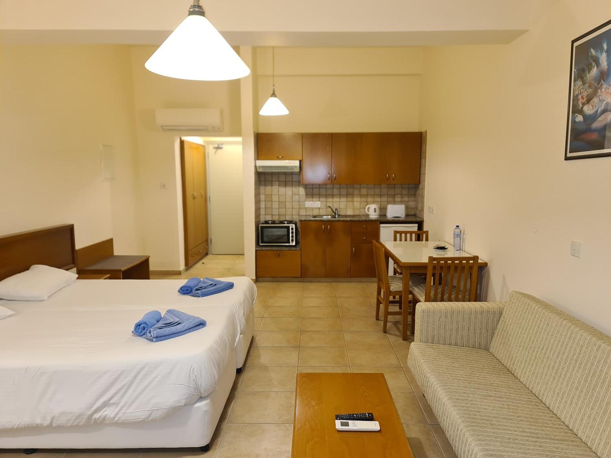 Nissiana Hotel & Bungalows Agia Napa Exterior foto